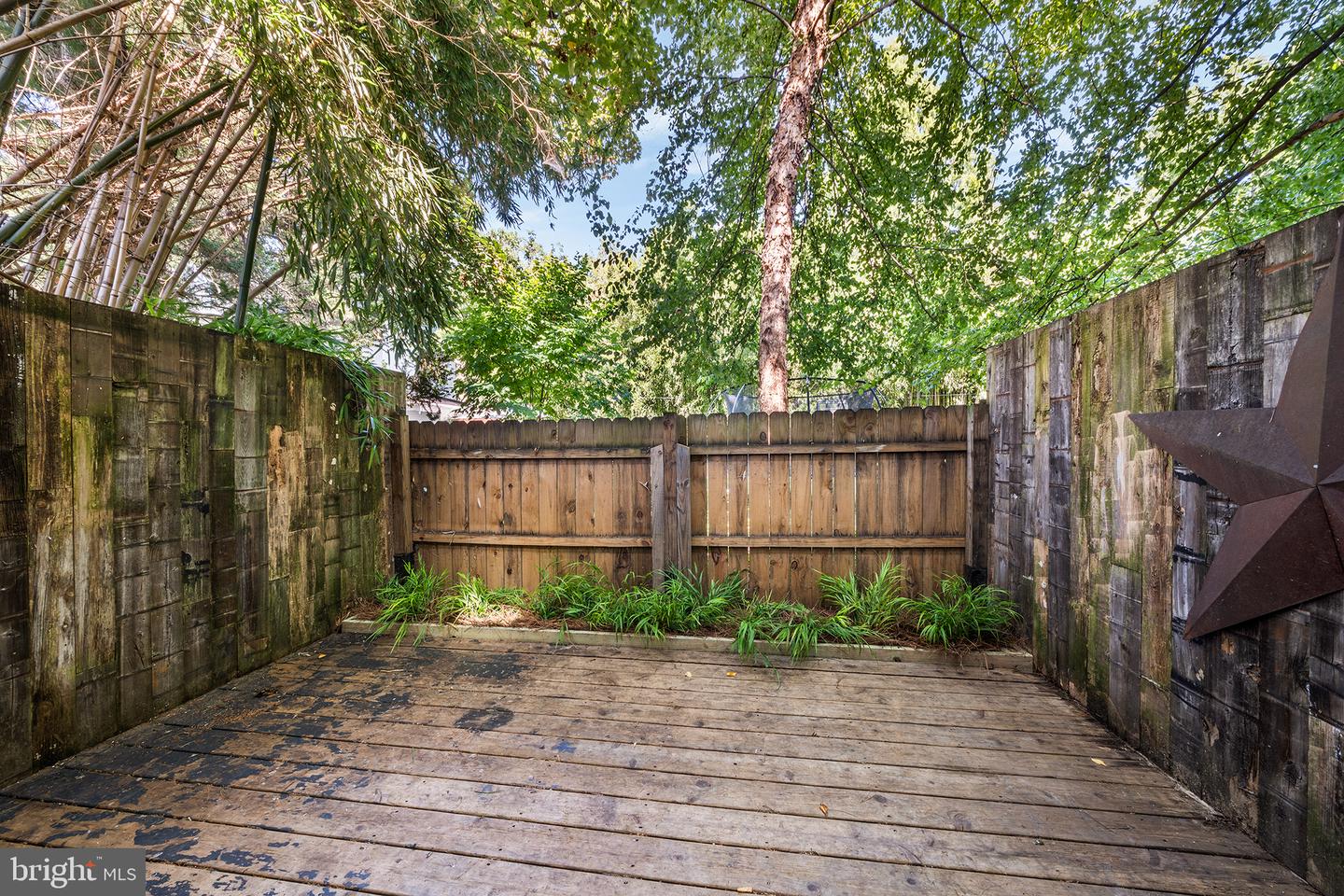 133 W Duval St Property Photo 34