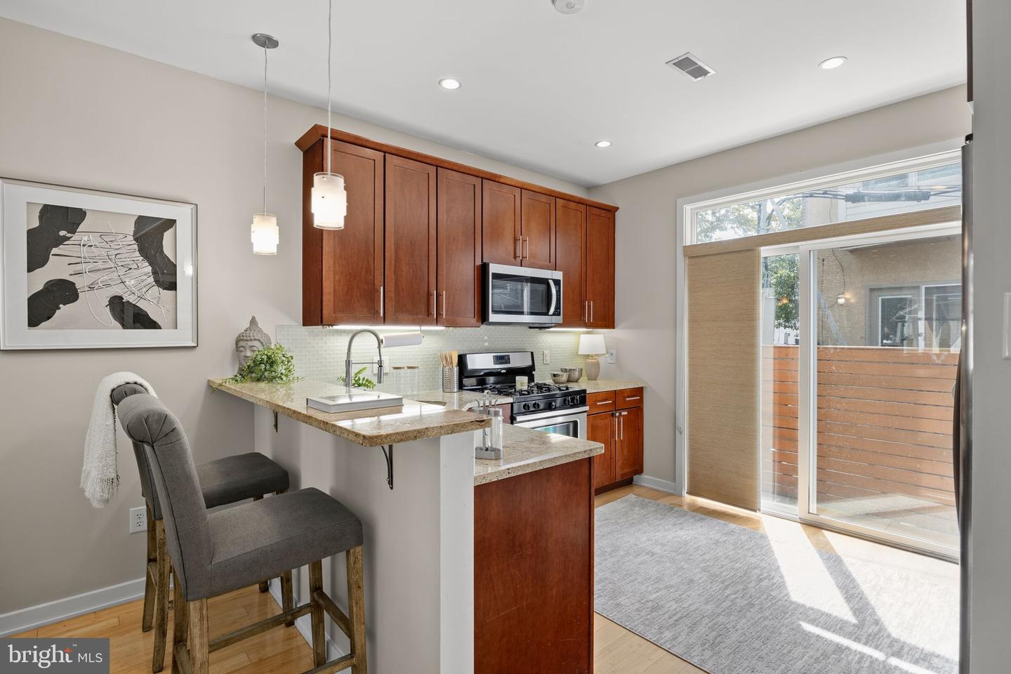 2400 Madison Sq Property Photo 7
