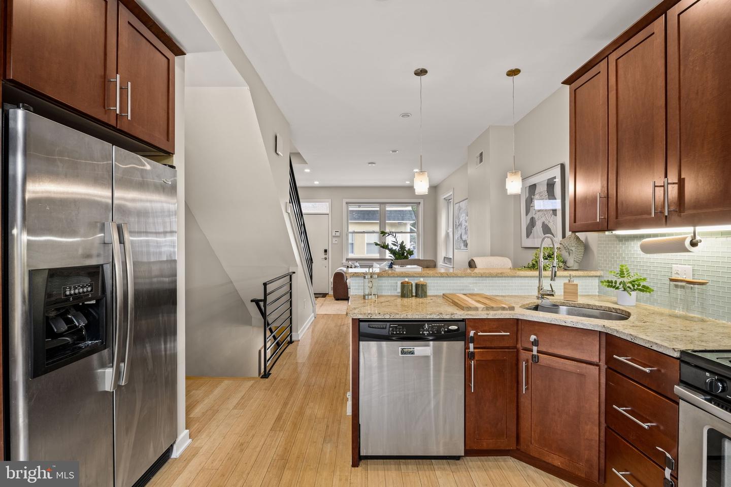 2400 Madison Sq Property Photo 8