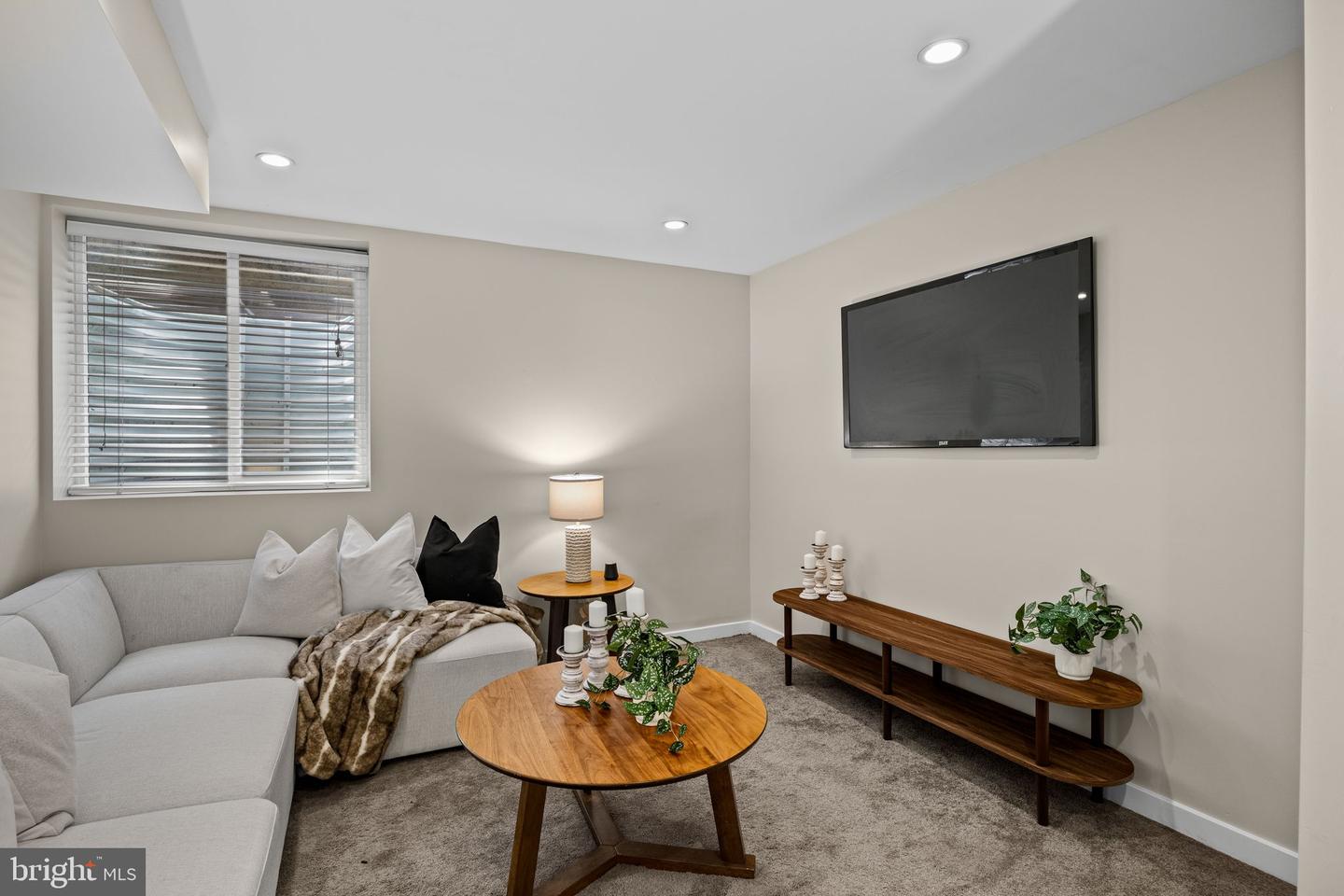 2400 Madison Sq Property Photo 13