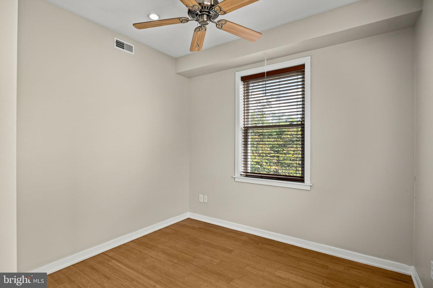 2400 Madison Sq Property Photo 16