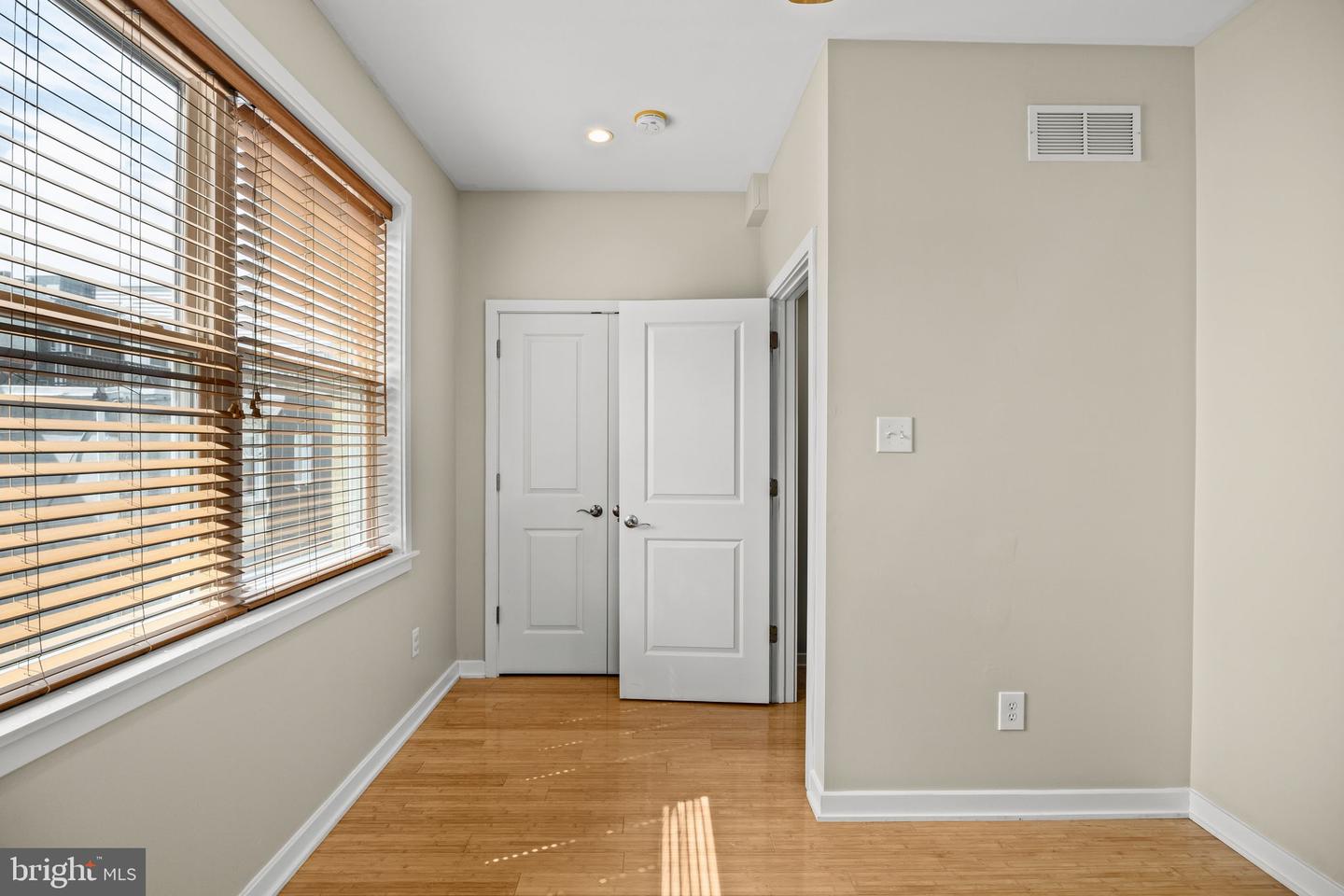 2400 Madison Sq Property Photo 17