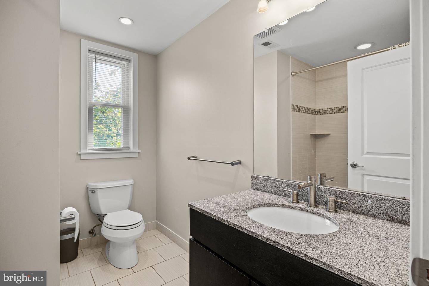 2400 Madison Sq Property Photo 19