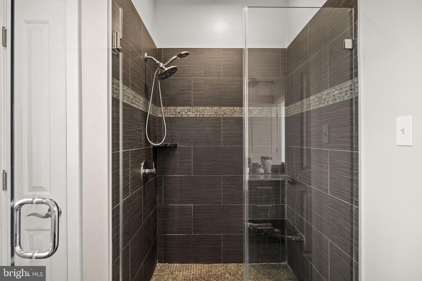 2400 Madison Sq Property Photo 26