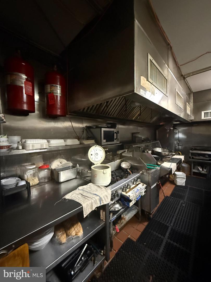 220 N 10th St Property Photo 22