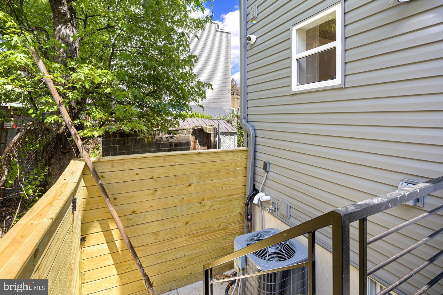2322 N Mutter St Property Photo 41