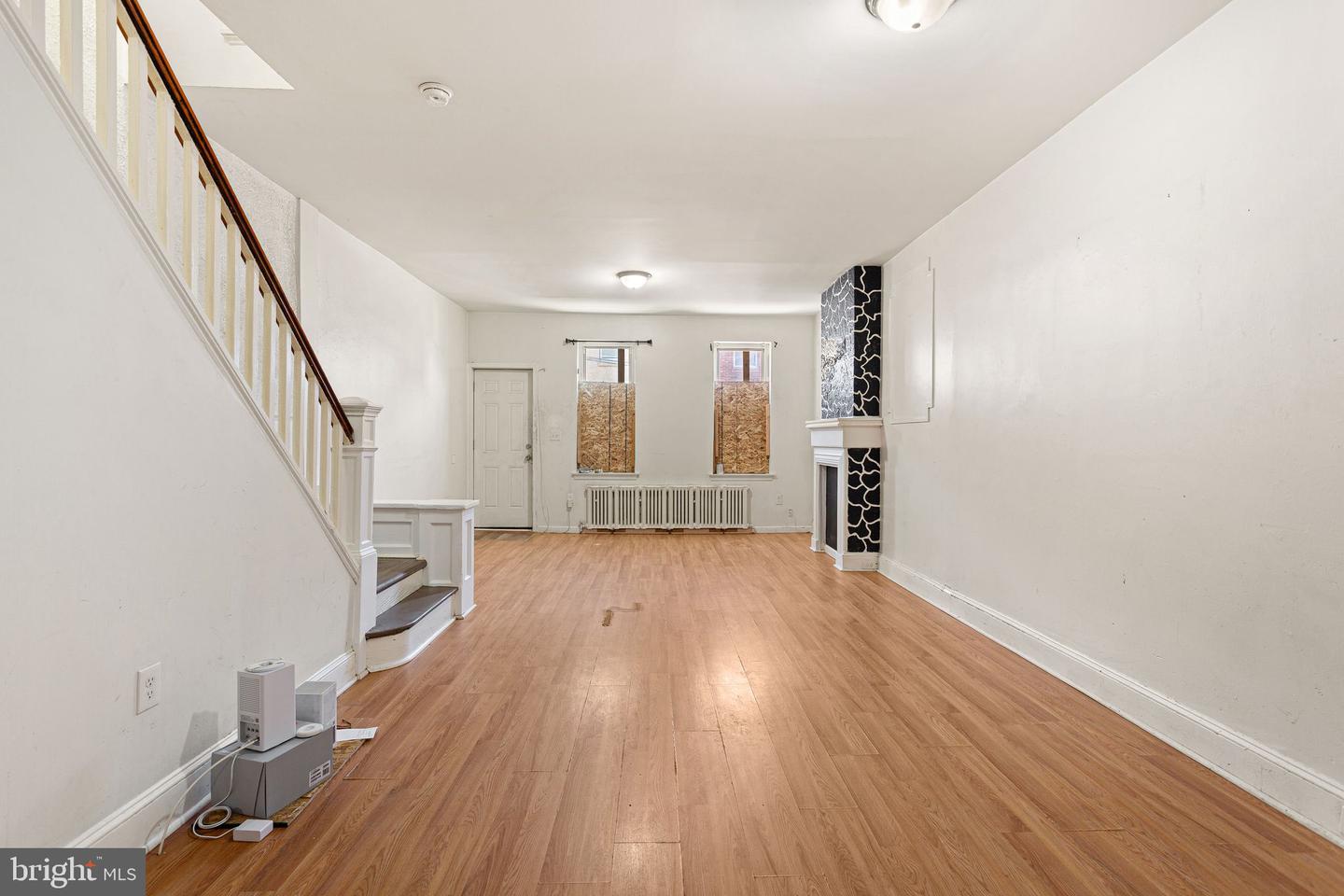 1828 E Madison St Property Photo 3