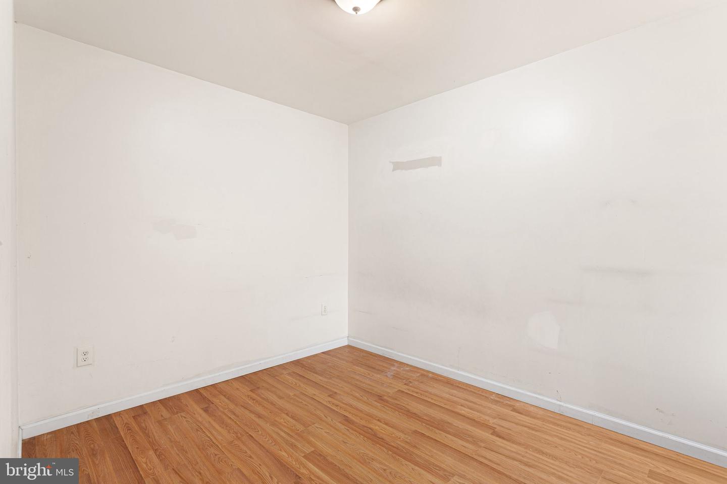 1828 E Madison St Property Photo 9