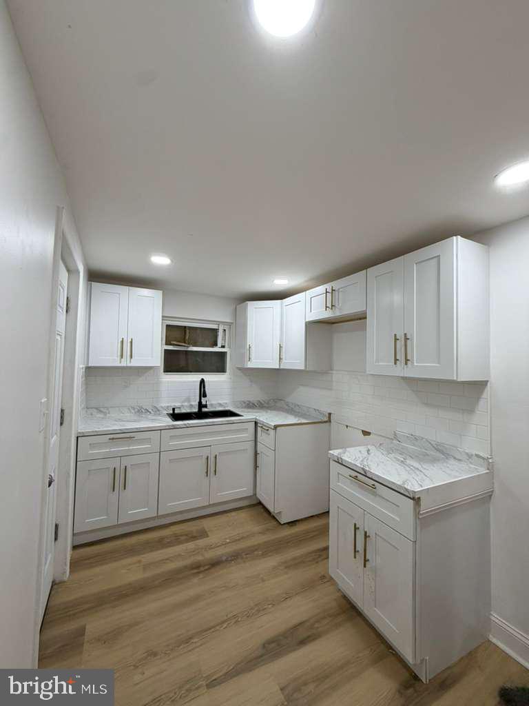 2086 E Clementine St Property Photo 5