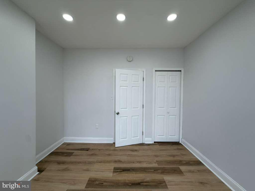2086 E Clementine St Property Photo 9