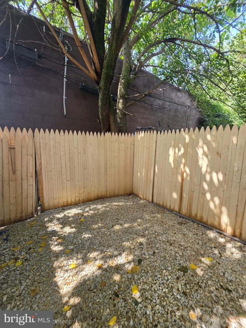 2086 E Clementine St Property Photo 15