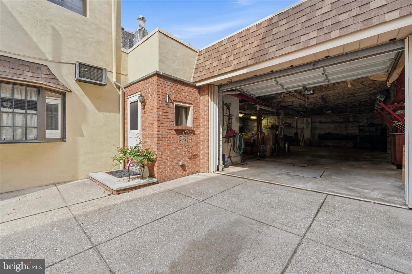 2341-43 E Dauphin St Property Photo 45