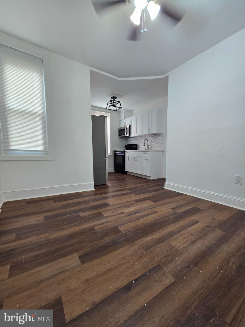 3112 Stillman St Property Photo 3
