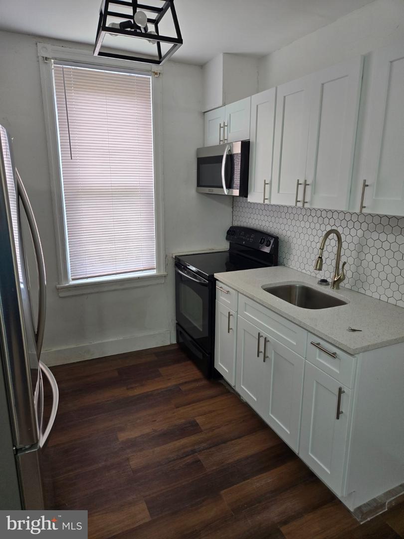 3112 Stillman St Property Photo 4