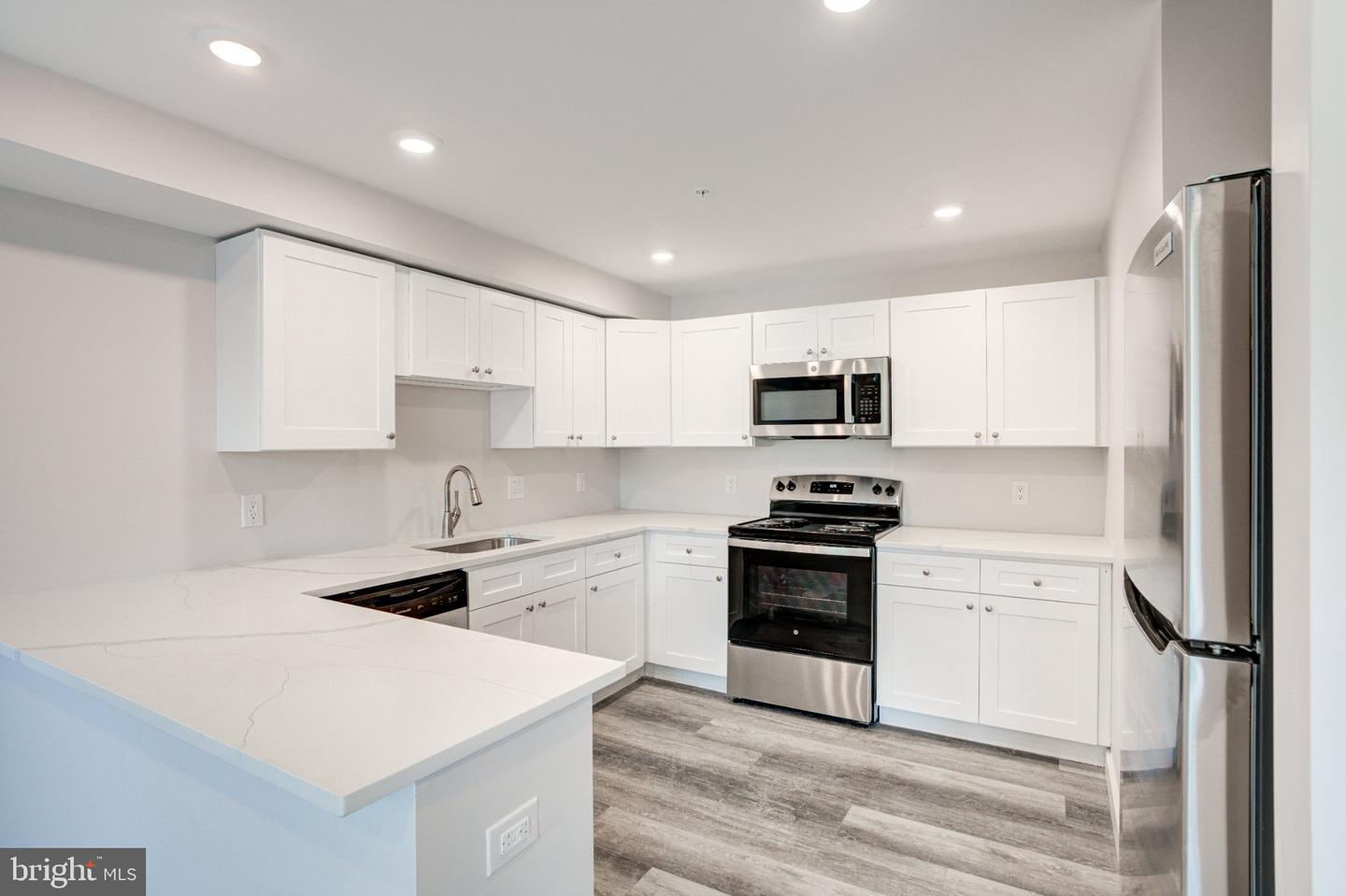 2240 Frankford Ave #4 Property Photo 2