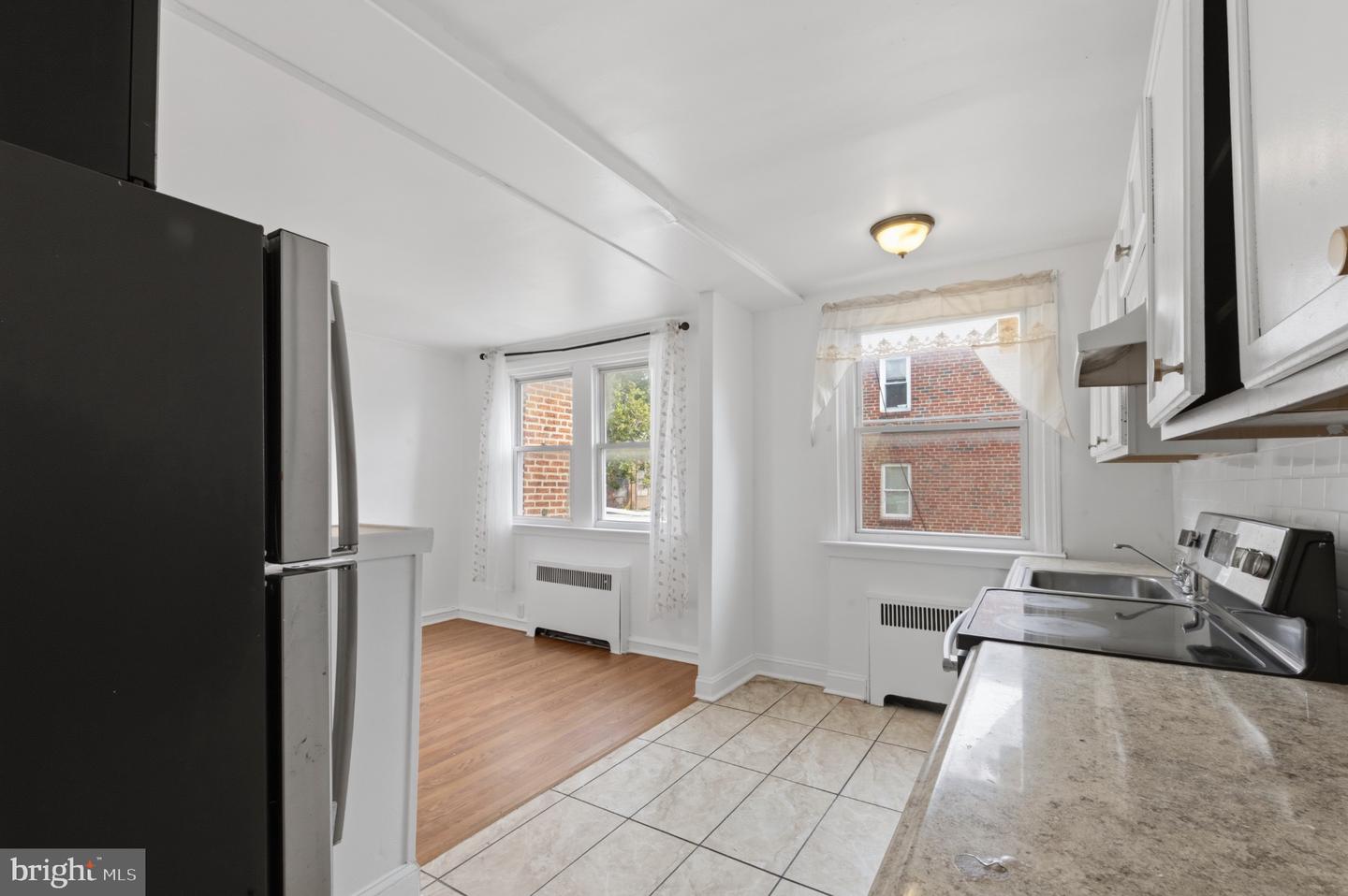 559 E Comly St Property Photo 6
