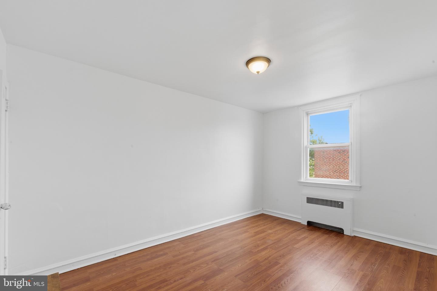 559 E Comly St Property Photo 13