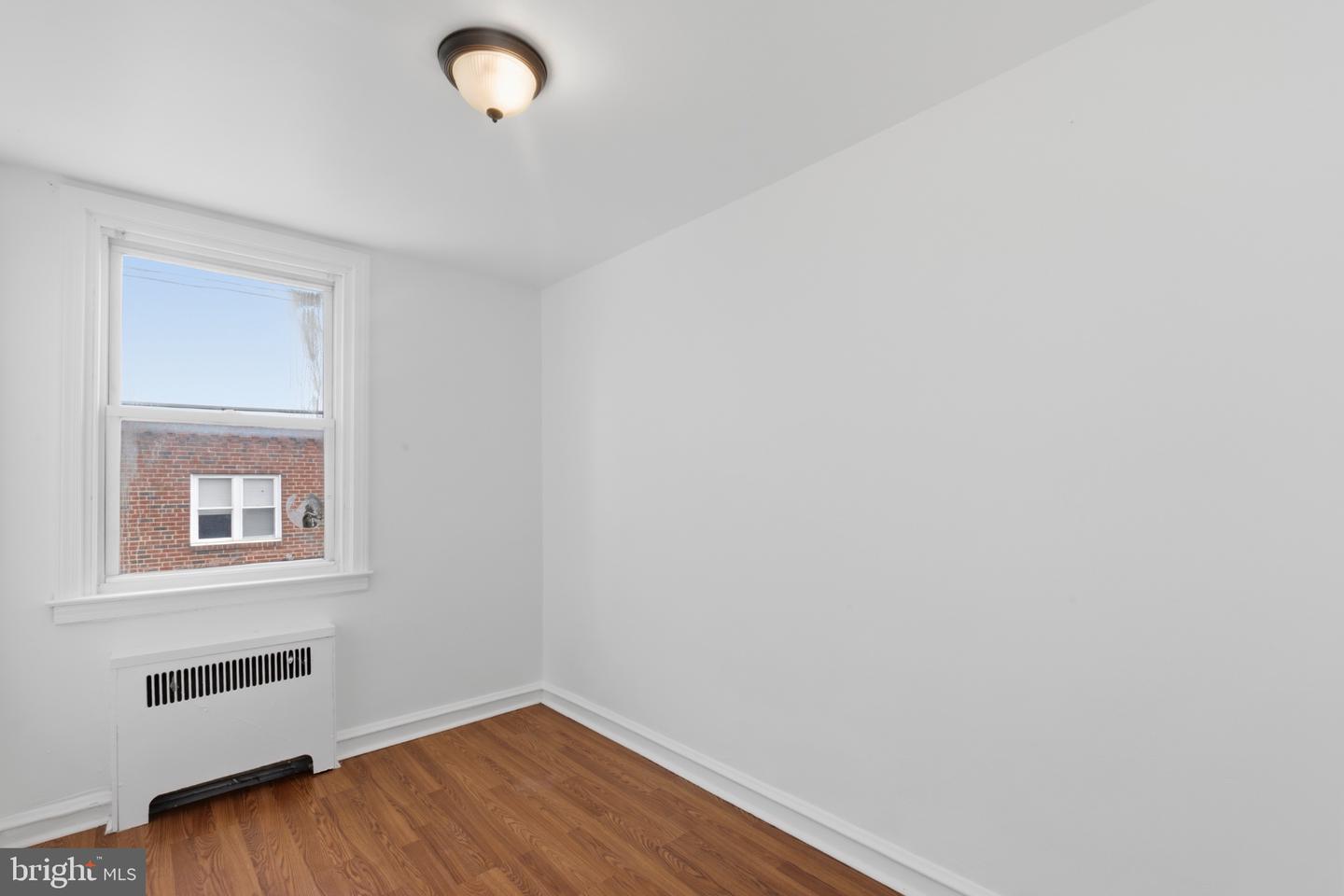 559 E Comly St Property Photo 16