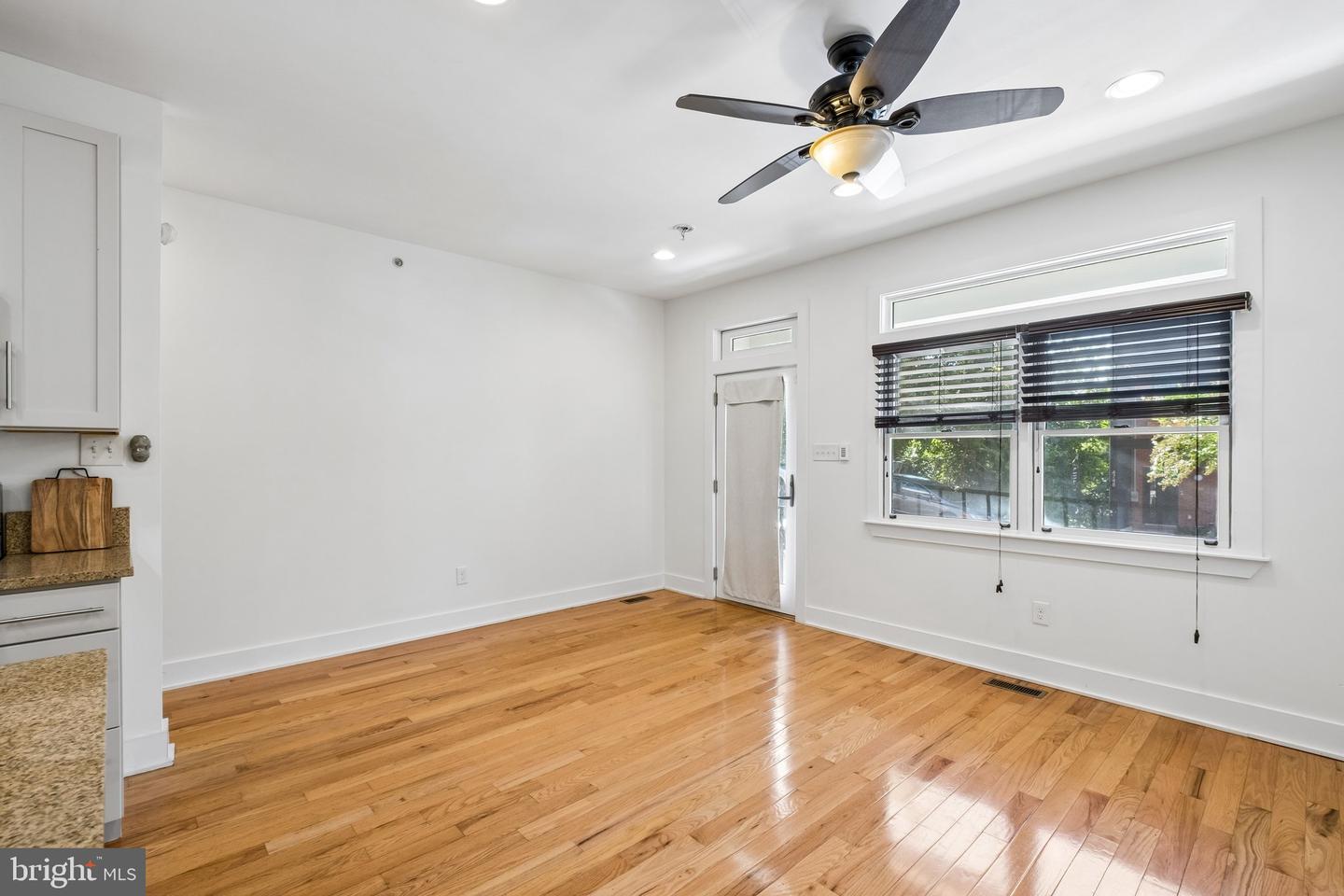 4743 Sheldon St Property Photo 8