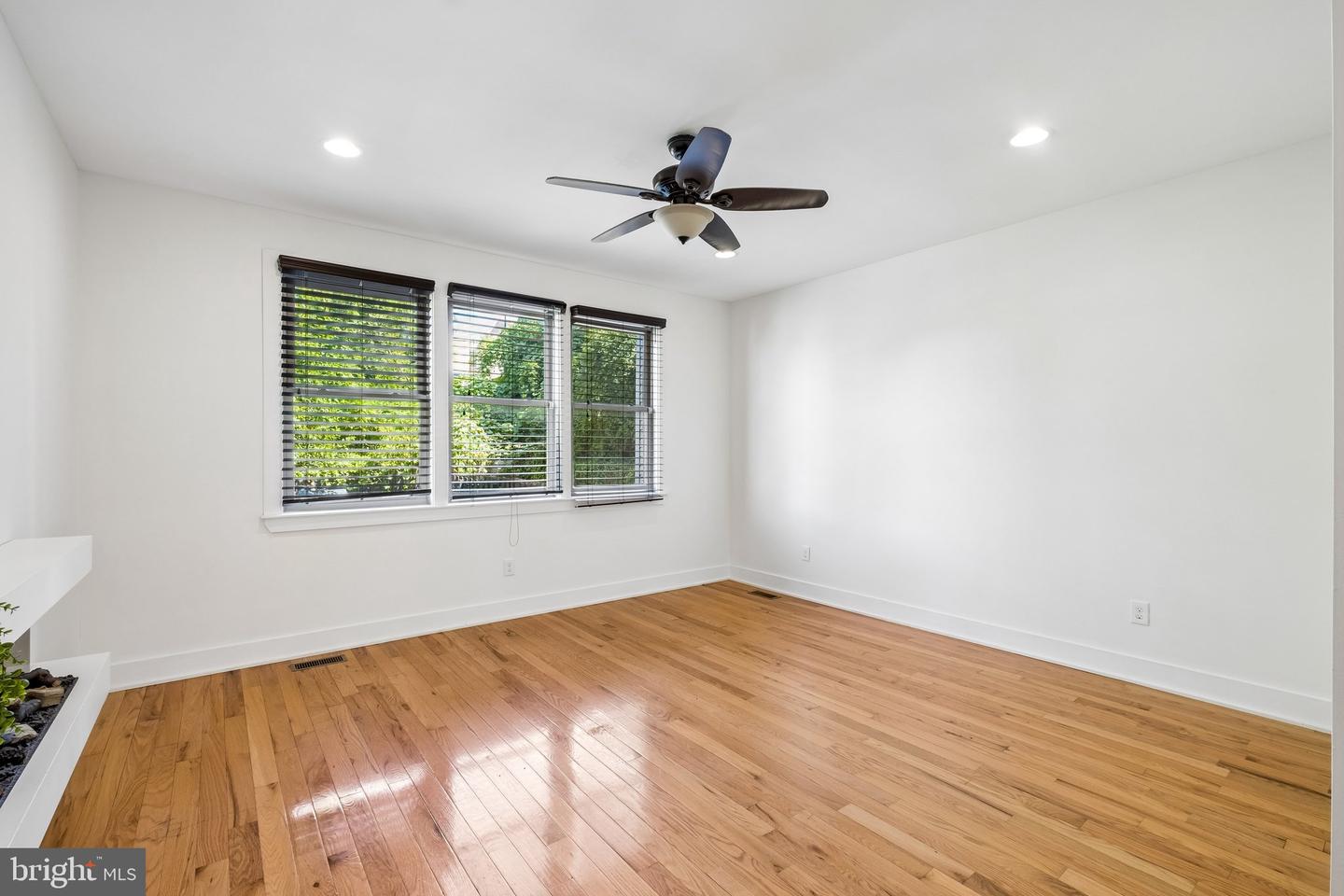 4743 Sheldon St Property Photo 11