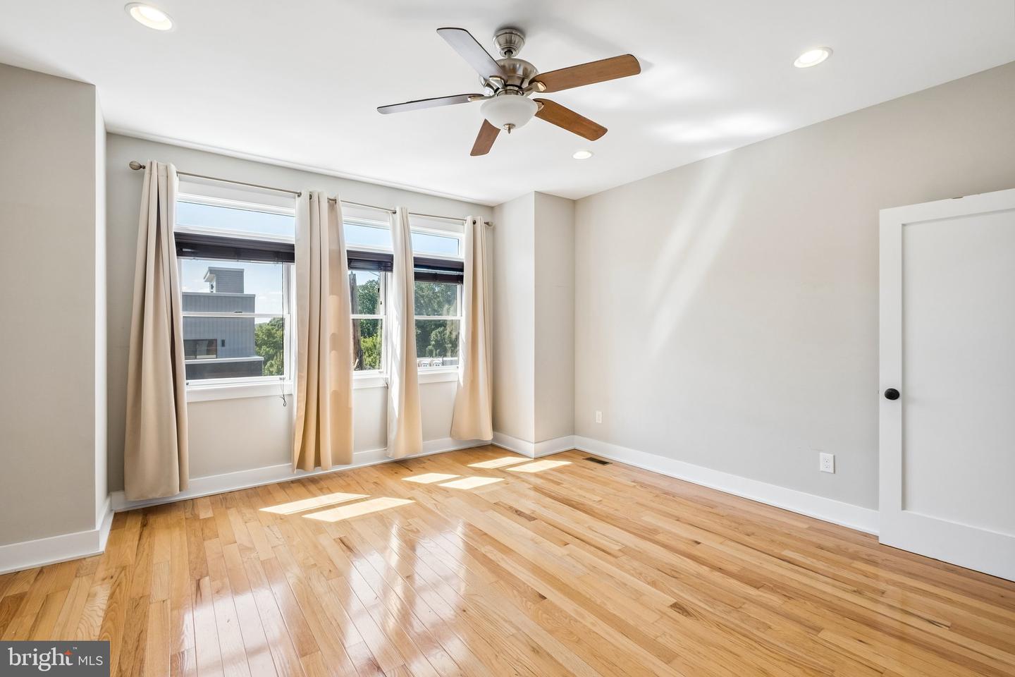 4743 Sheldon St Property Photo 24