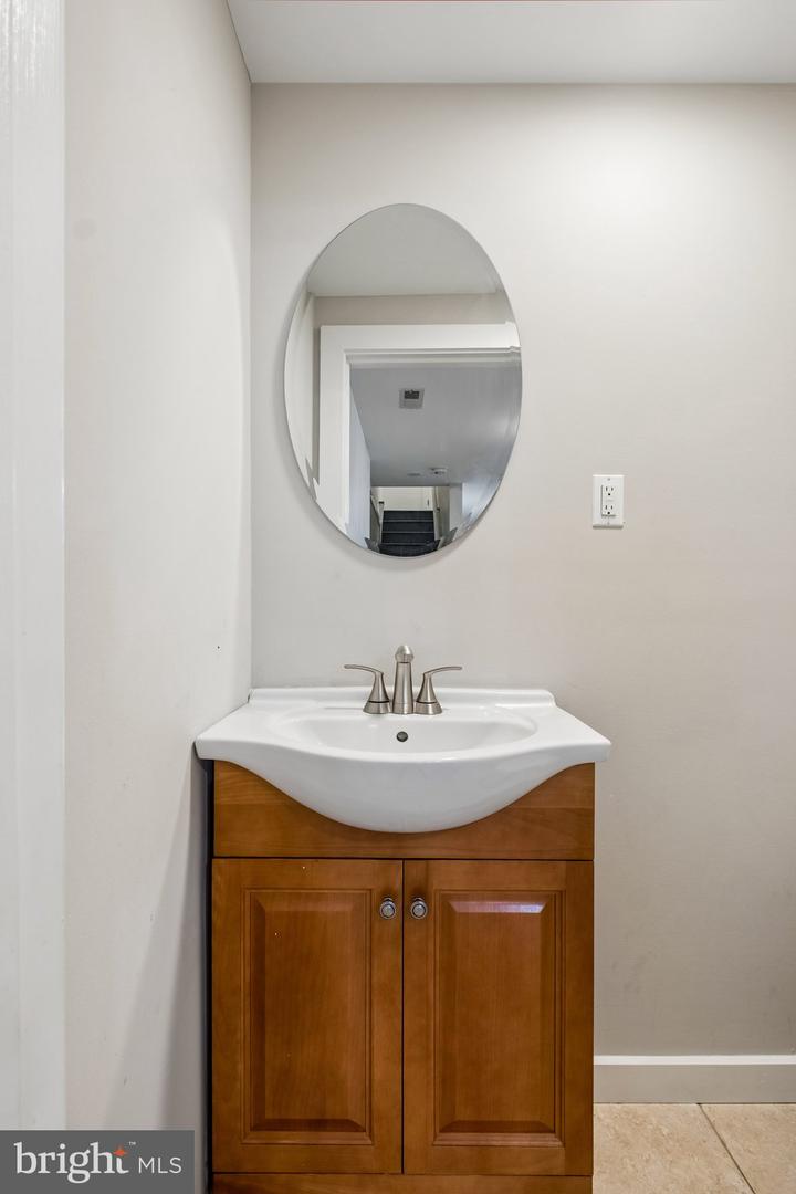 4743 Sheldon St Property Photo 32