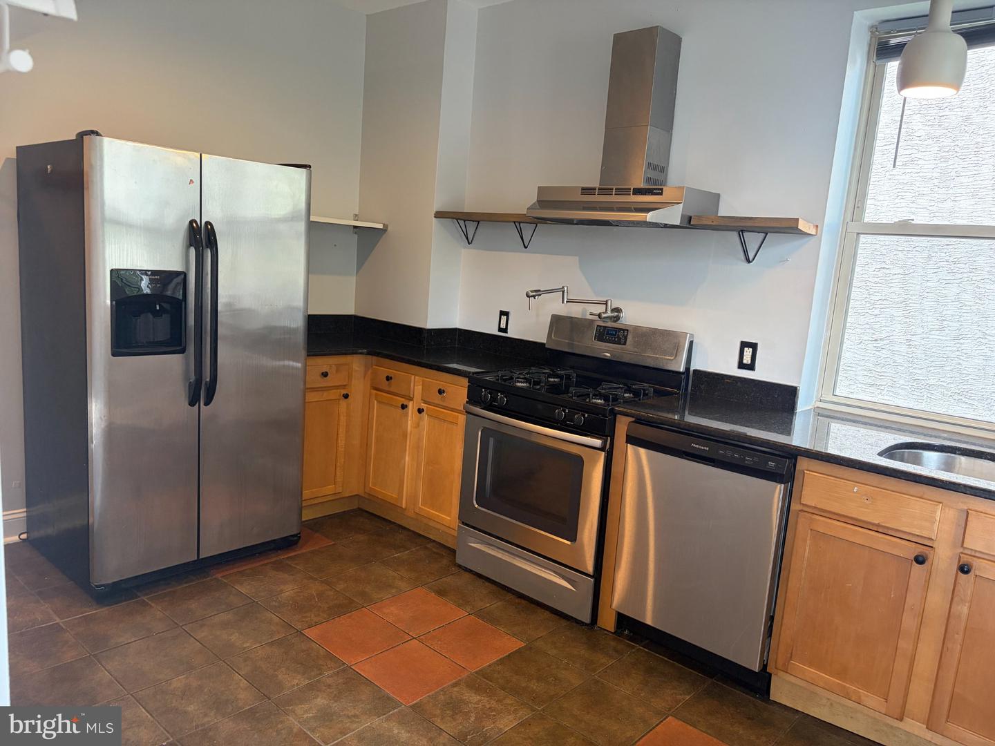 115 E Girard Ave #2 Property Photo 4