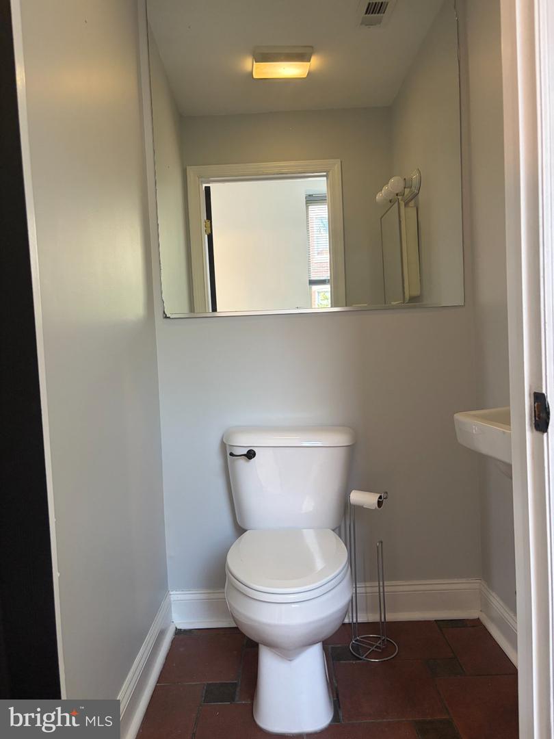 115 E Girard Ave #2 Property Photo 11