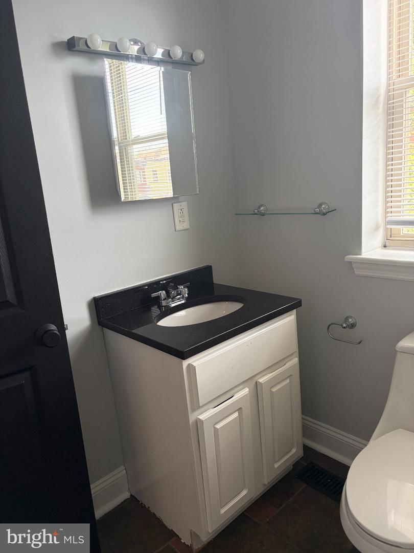 115 E Girard Ave #2 Property Photo 20