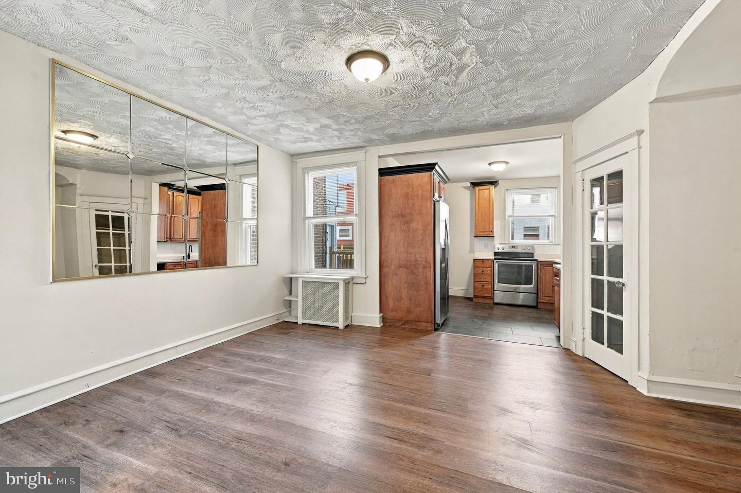 6616 N Gratz St Property Photo 4
