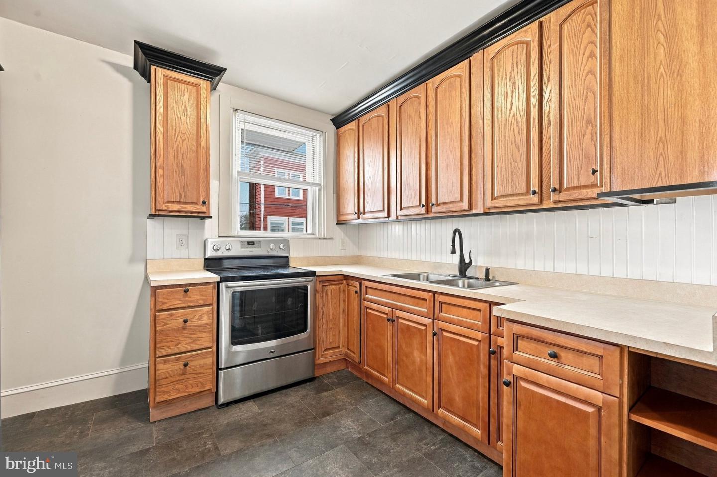 6616 N Gratz St Property Photo 5