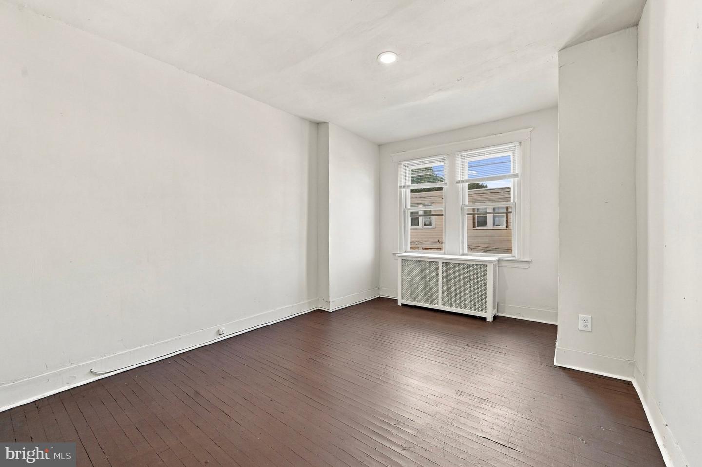 6616 N Gratz St Property Photo 7