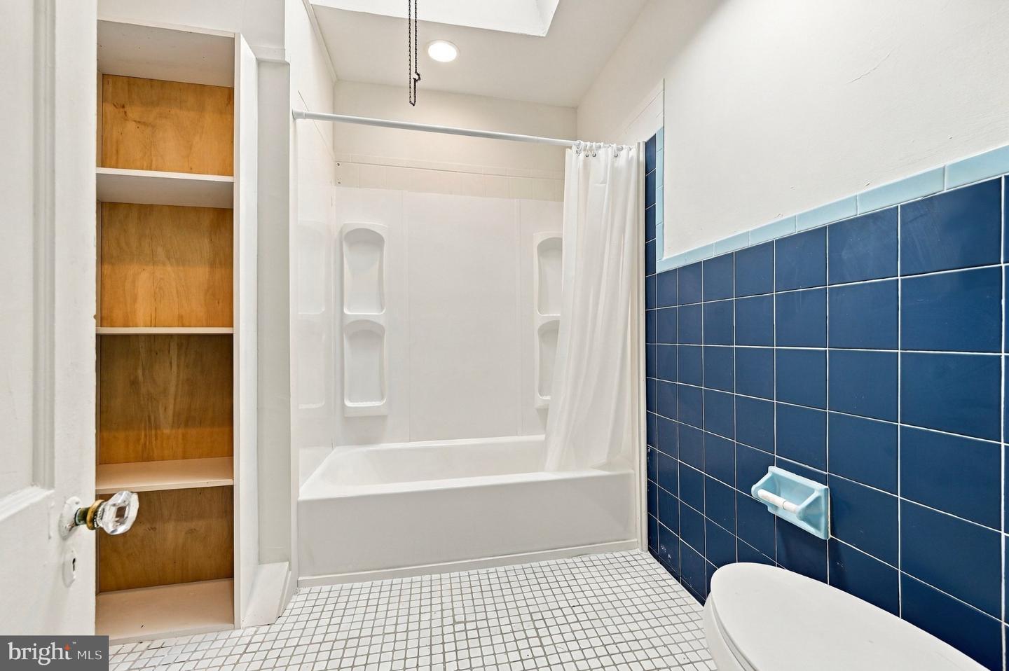 6616 N Gratz St Property Photo 10