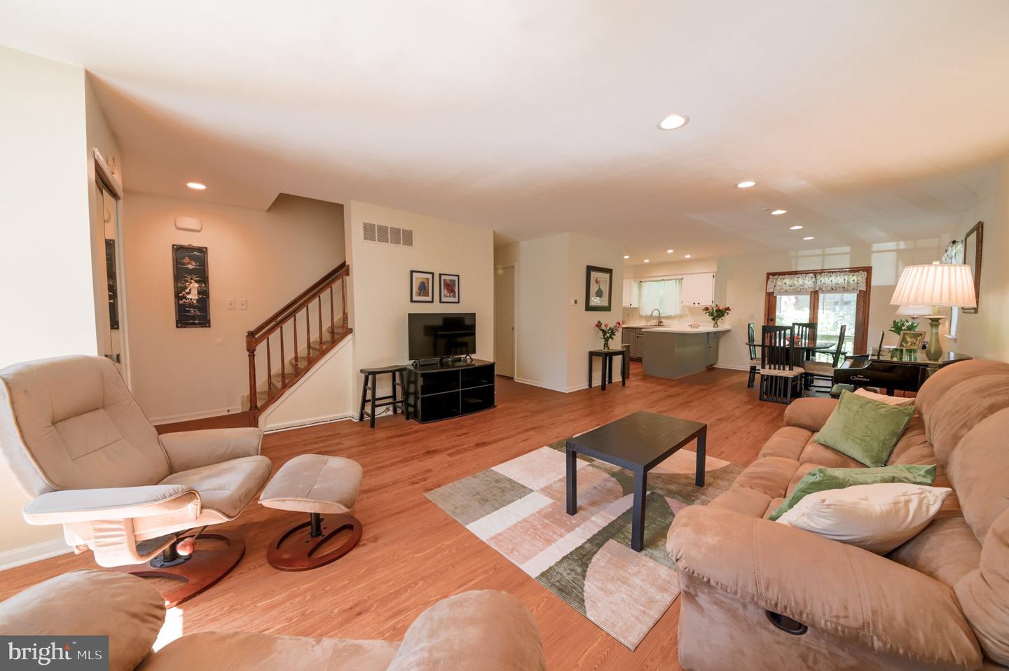 7923-31 Ridge Ave #25 Property Photo 5