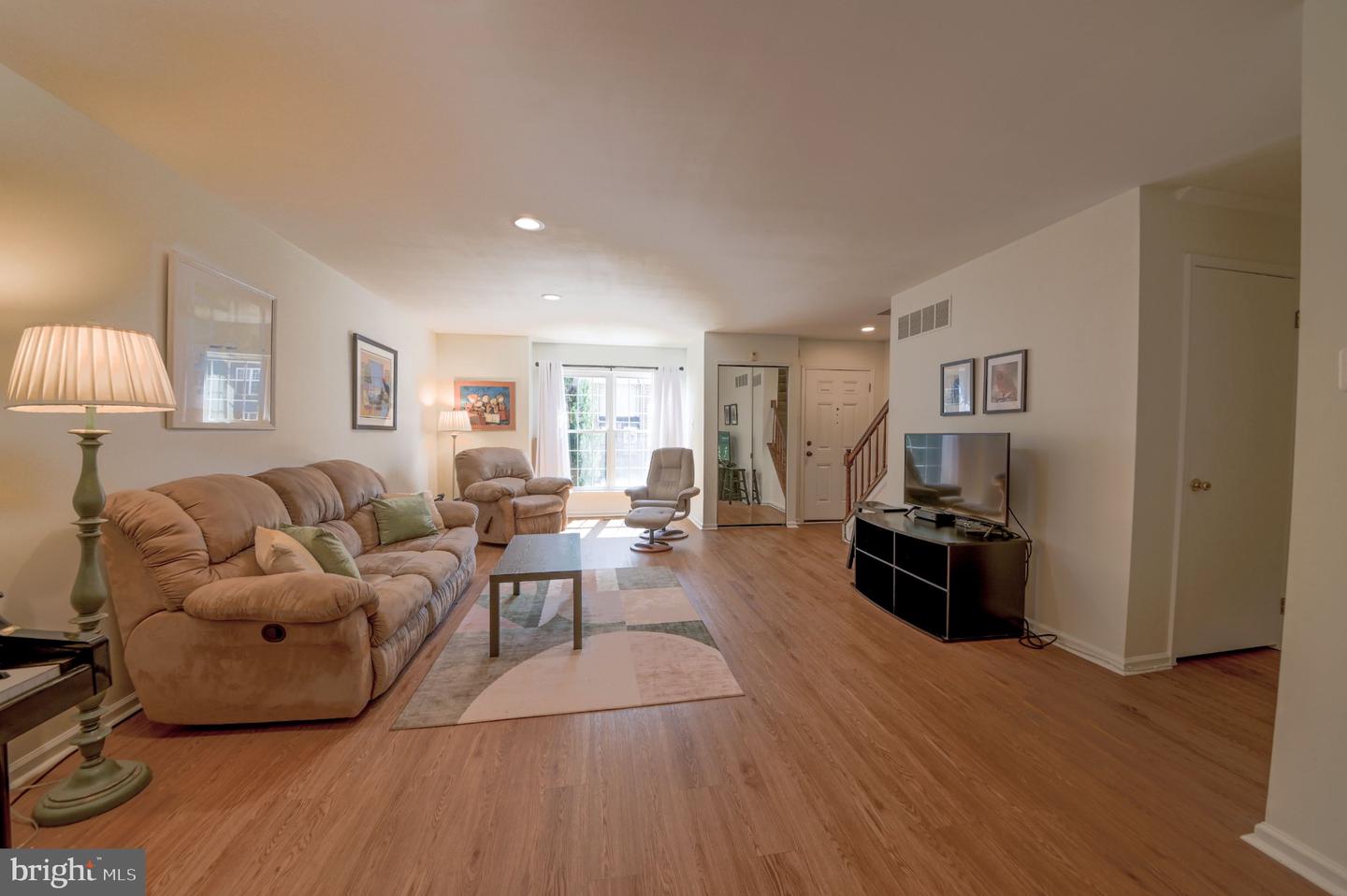7923-31 Ridge Ave #25 Property Photo 6