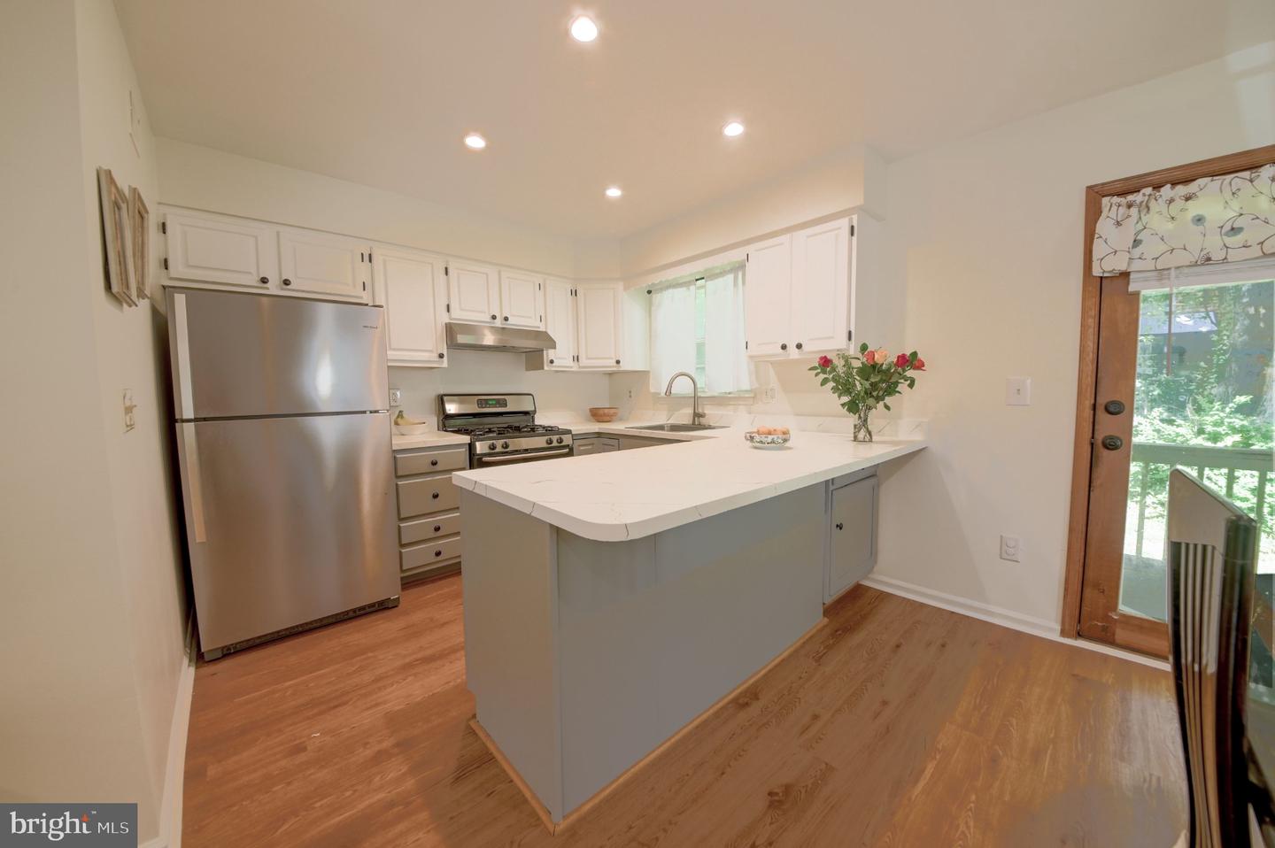 7923-31 Ridge Ave #25 Property Photo 7