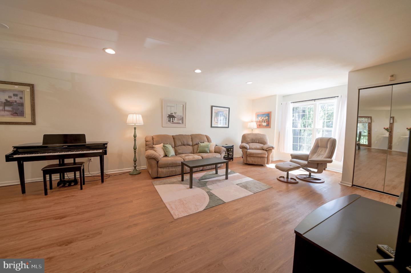 7923-31 Ridge Ave #25 Property Photo 13