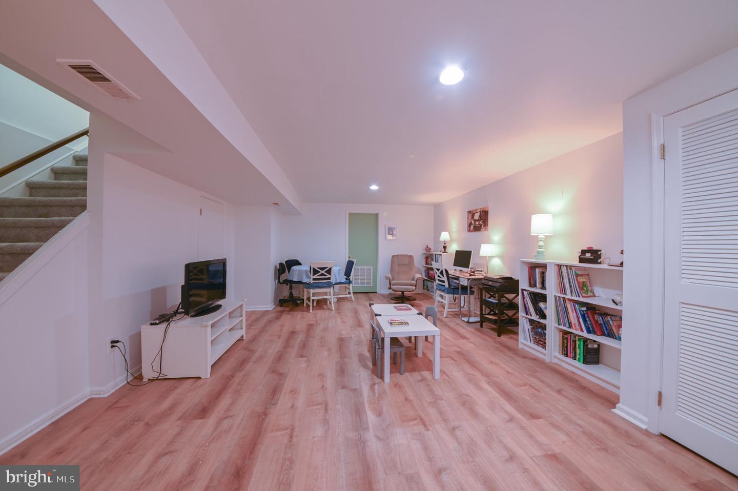 7923-31 Ridge Ave #25 Property Photo 14