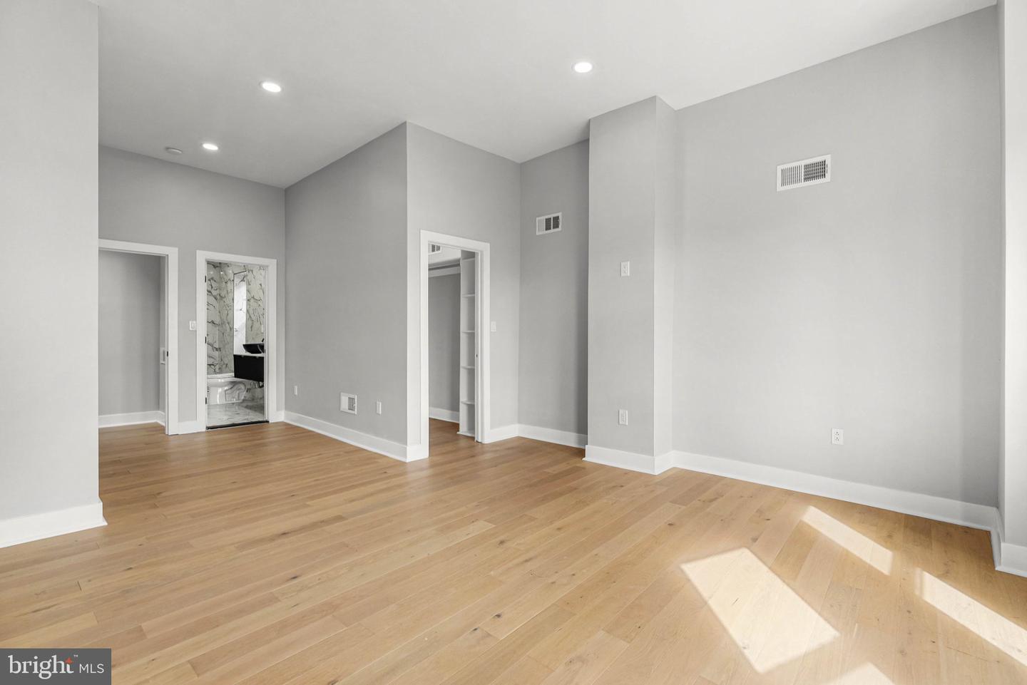 743 Morris St Property Photo 12