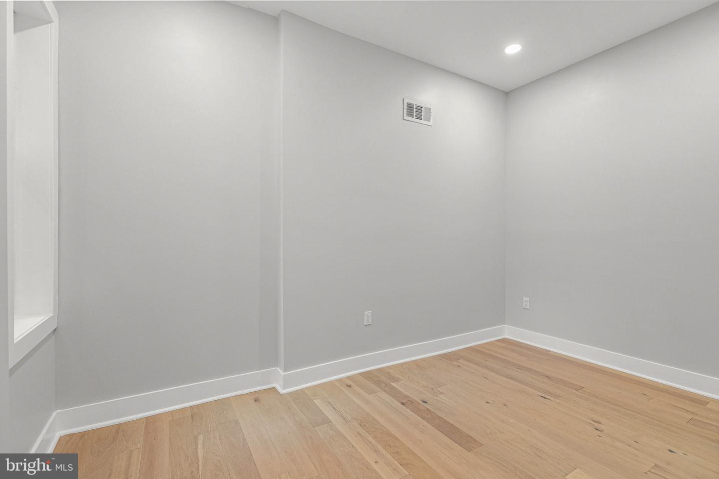 743 Morris St Property Photo 18