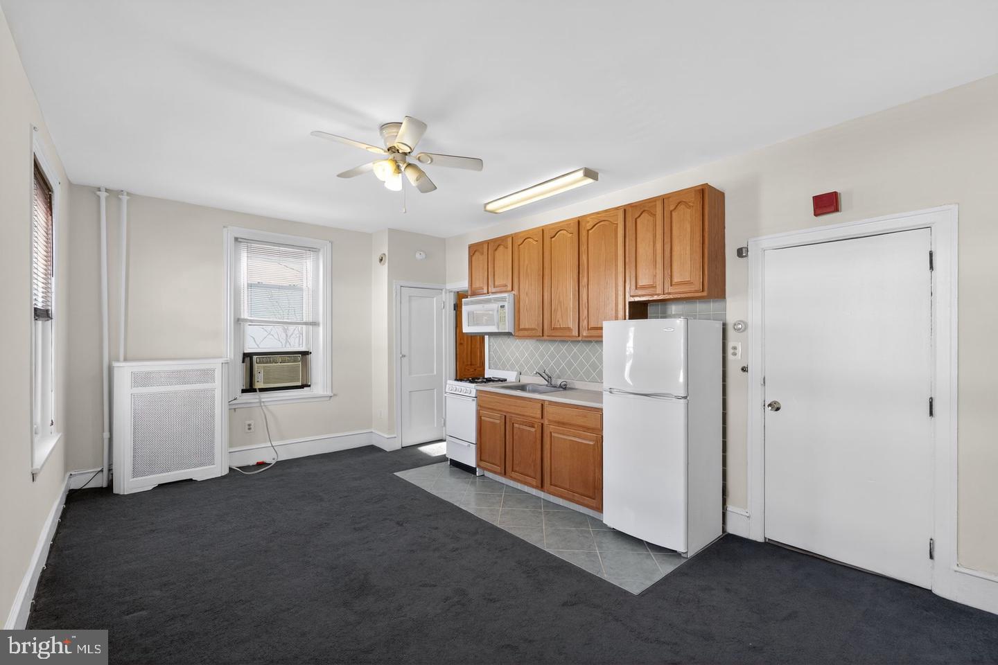 459 Martin St #2f Property Photo 6
