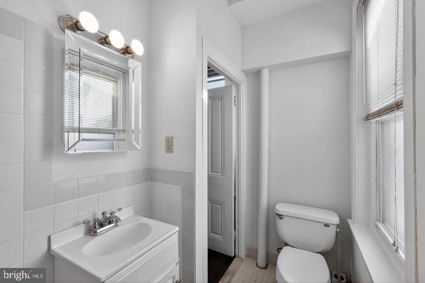 459 Martin St #2f Property Photo 10