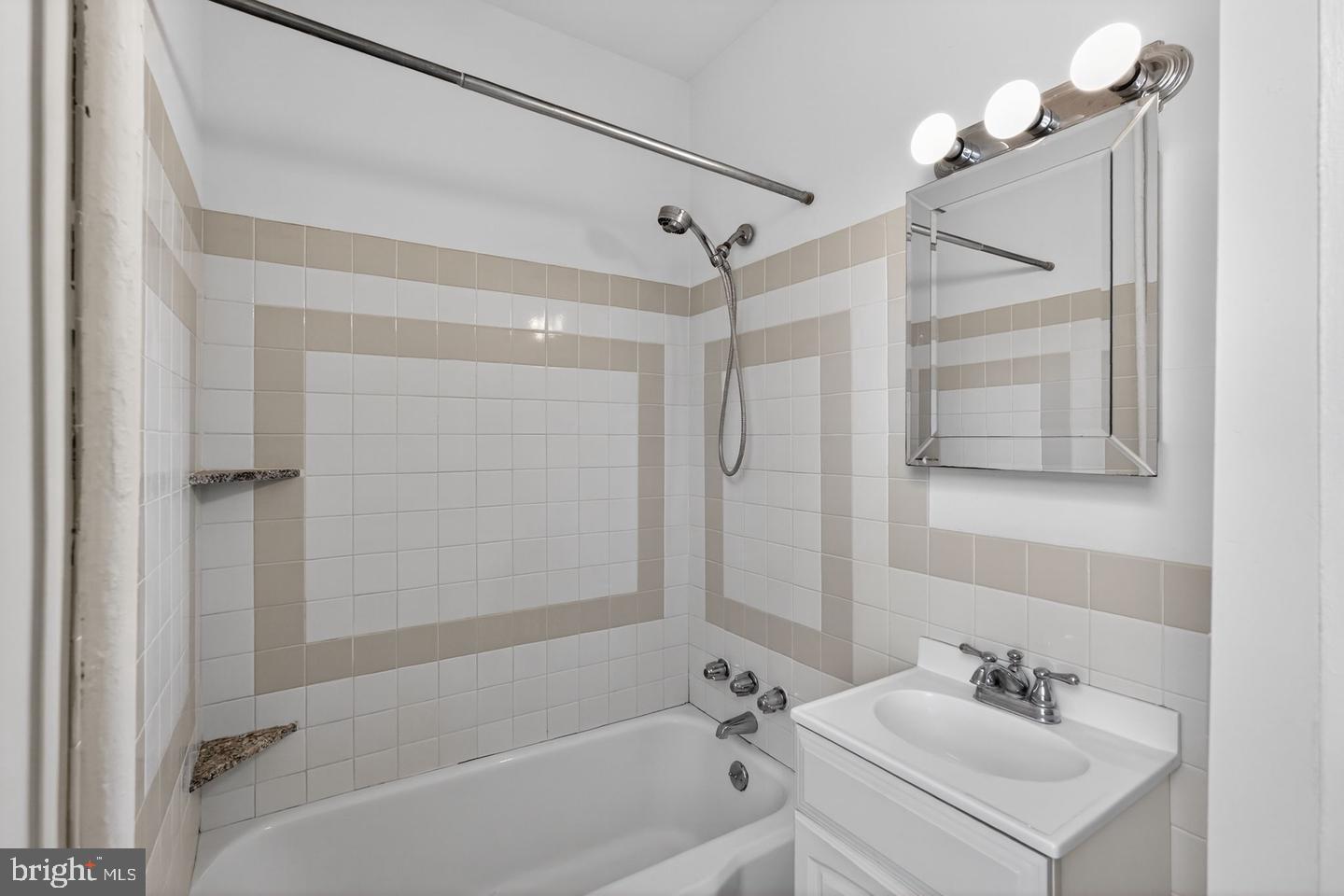 459 Martin St #2f Property Photo 11
