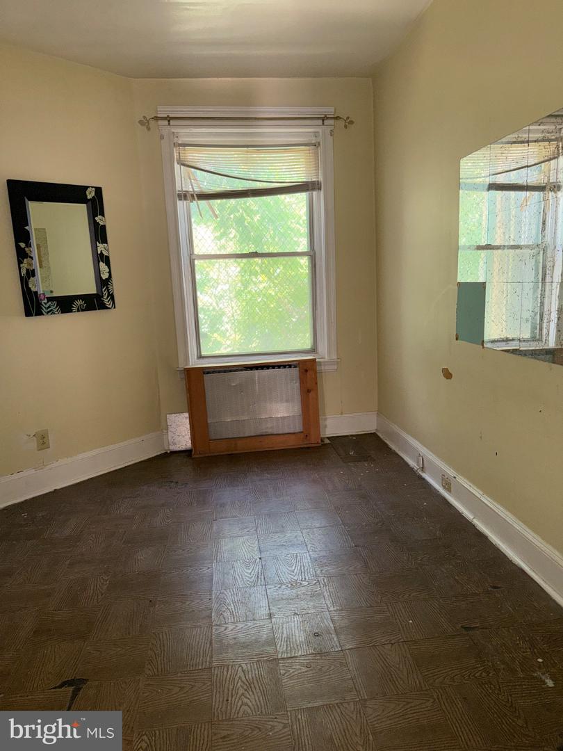 2912 N Lecount St Property Photo 4