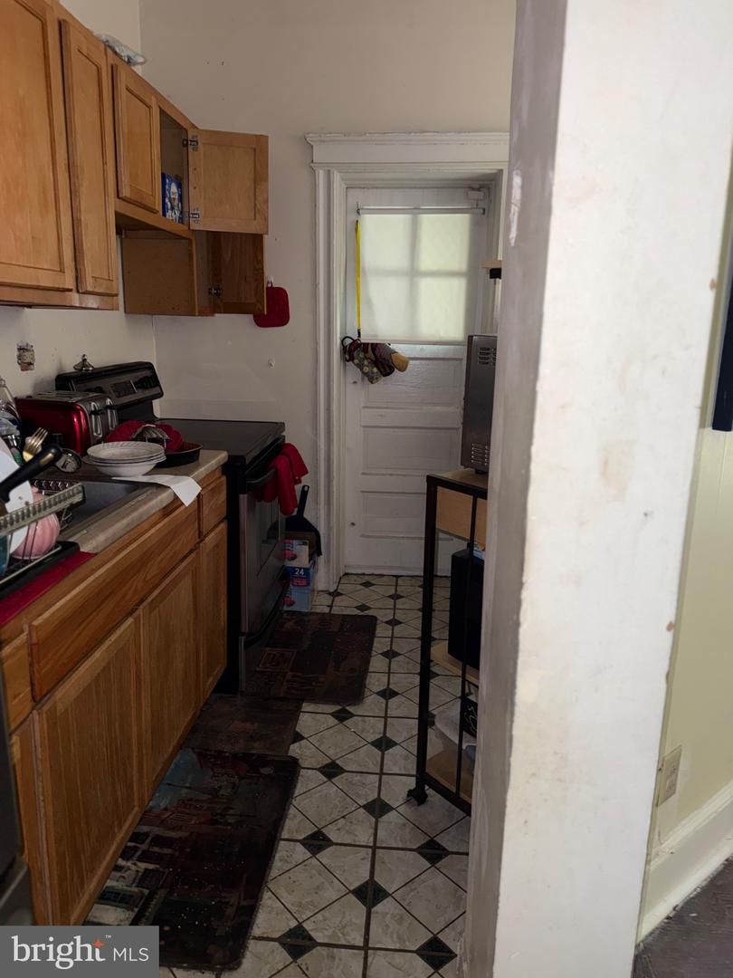 2912 N Lecount St Property Photo 5