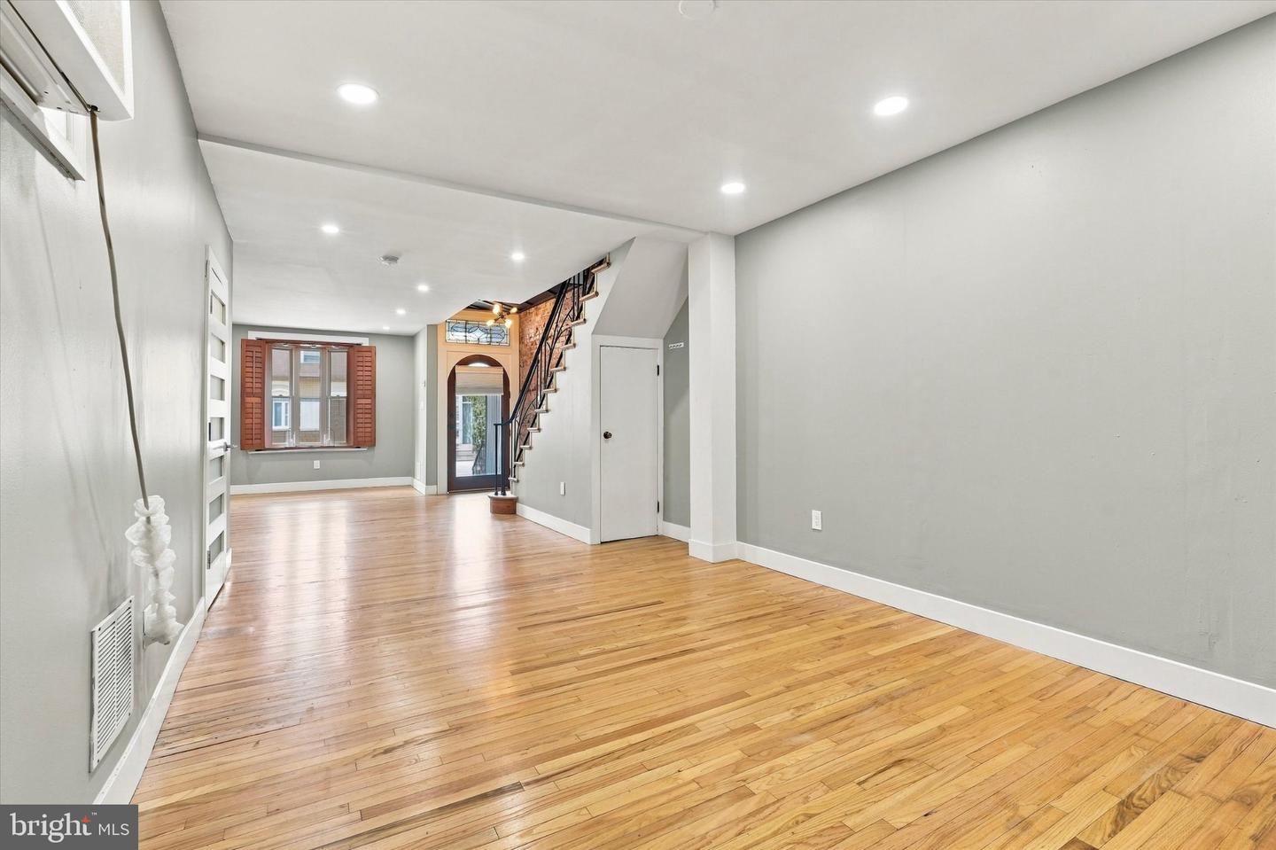 2519 Grays Ferry Ave Property Photo 8
