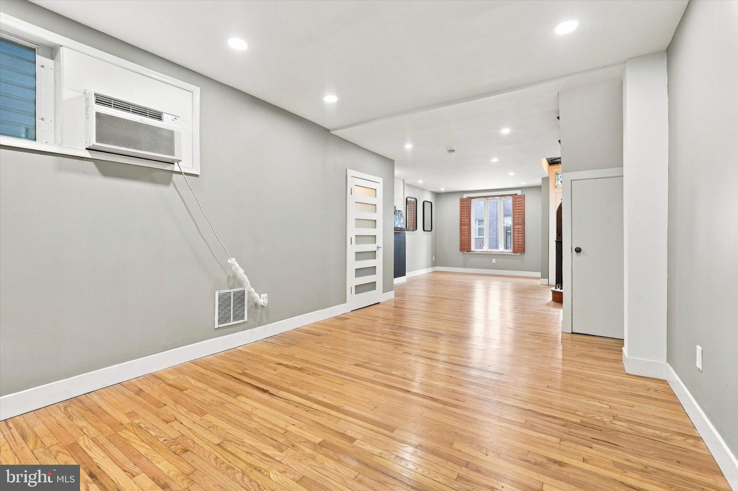 2519 Grays Ferry Ave Property Photo 12