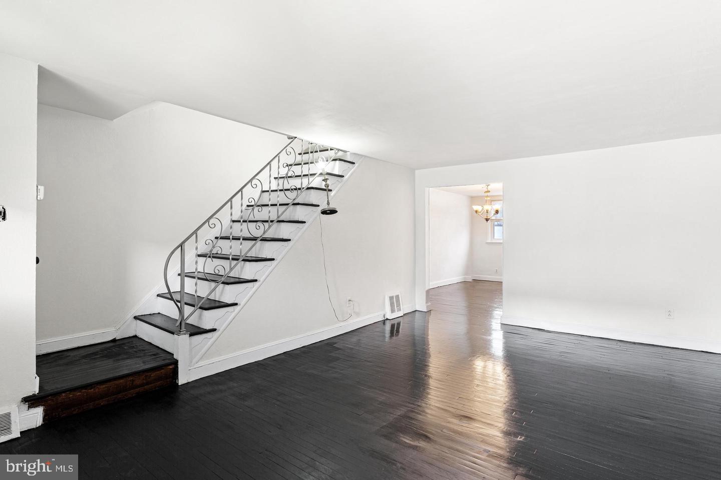 7675 Overbrook Ave Property Photo 2