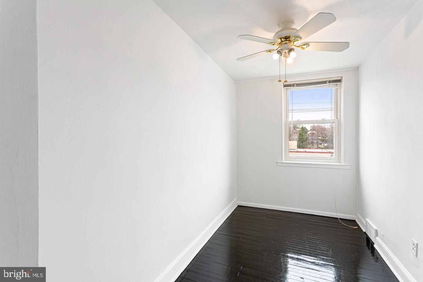 7675 Overbrook Ave Property Photo 7