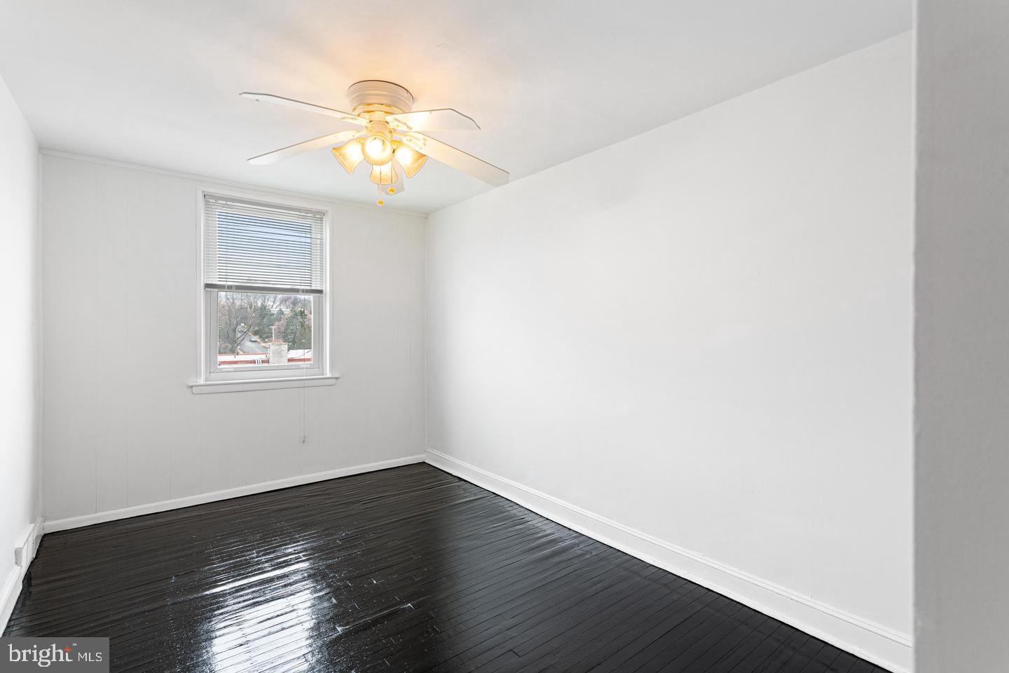 7675 Overbrook Ave Property Photo 8